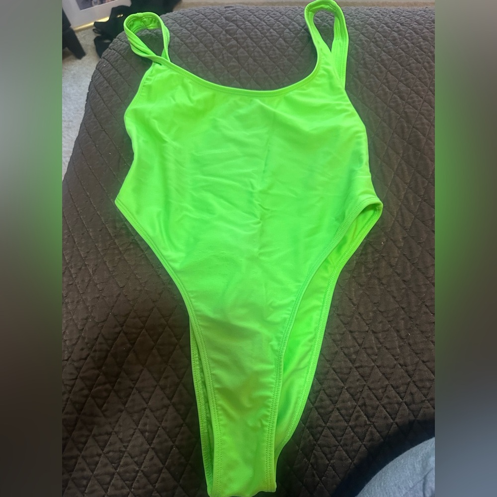 miniale animals one piece size small